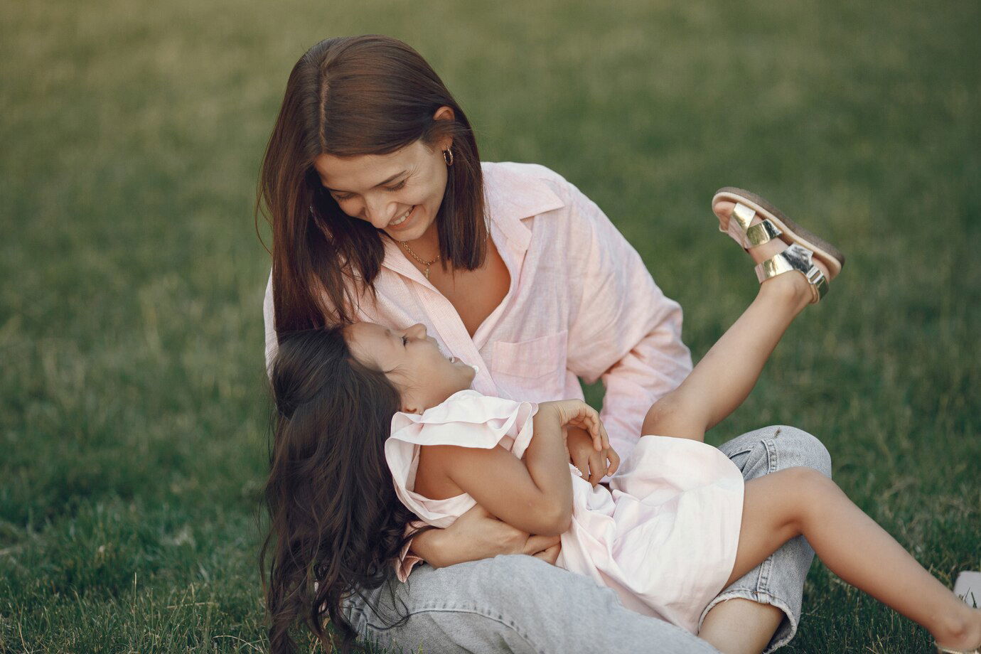 elegant mother with daughter summer park 1157 37914