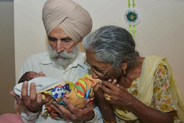 A 72YearOld Mom Gave Birth to He 2