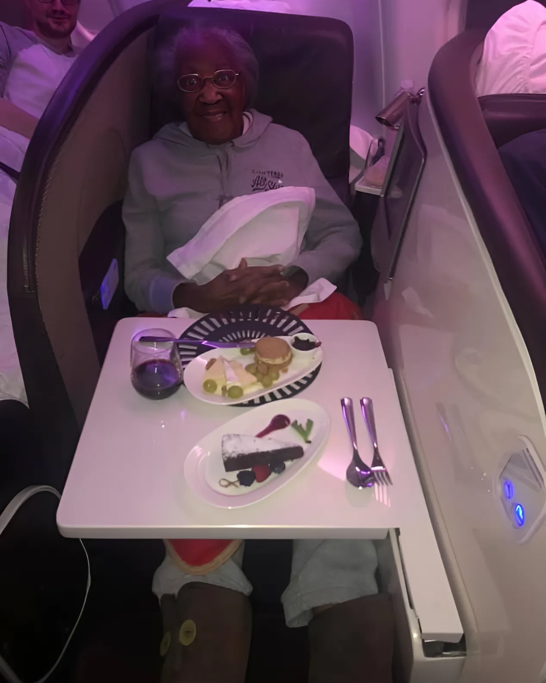 A Young Man Gives Up His FirstClass Seat On2