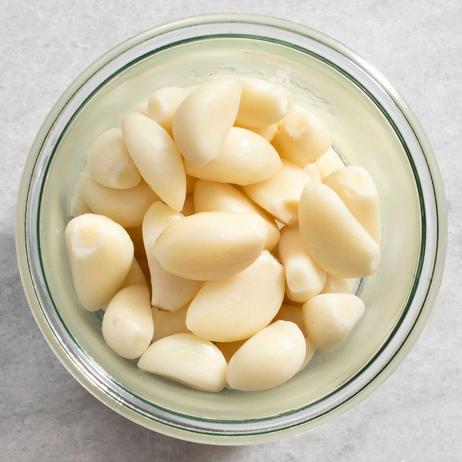 pickled garlic cloves 03 250668 4000x4000 a8ff72228b934f489bac84cdc8111735