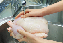 Doctor Explains Why You Should NEVER Wash Your Chicken Before Cooking It 1