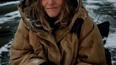 I Gave My Coat to a Homeless Woman on Christmas Ev